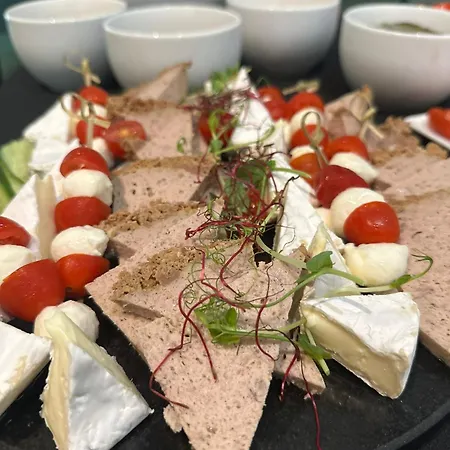 فندق مبيت وإفطار Przystan Sobieszewo غدانسك